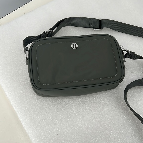 lululemon athletica Bags Lululemon Camera Bag Poshmark